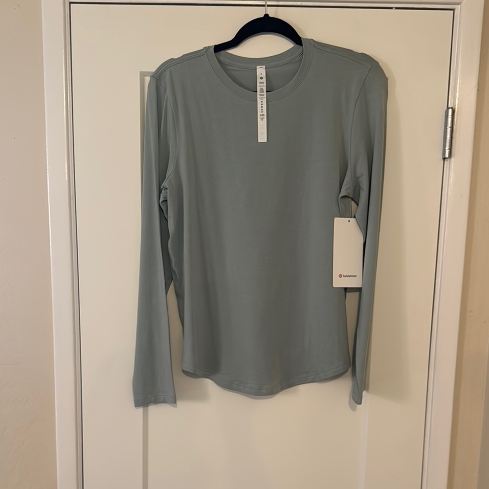 Lululemon Athletica Green Fitted Long Sleeve T-Shirt